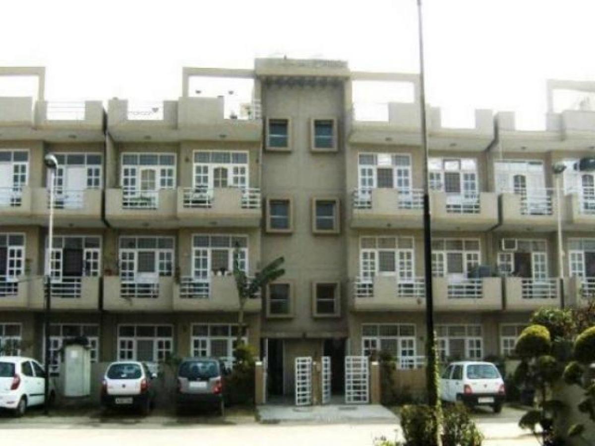 3 bedrooms House in Gurgaon, India No. 10879