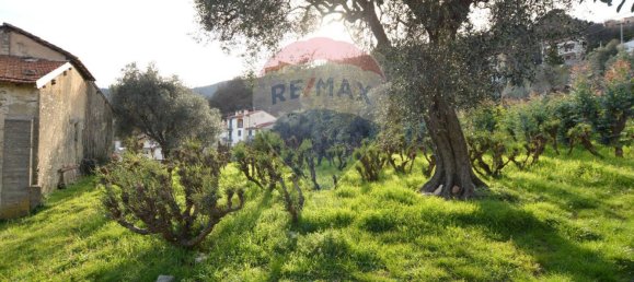 4 bedrooms House in Magliolo, Italy No. 36929 42