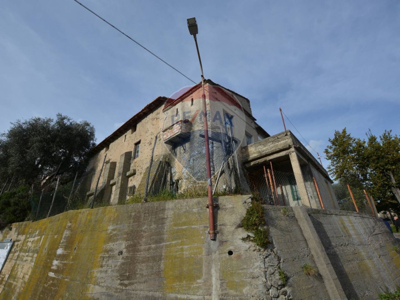 4 bedrooms House in Magliolo, Italy No. 36929