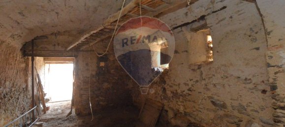 4 bedrooms House in Magliolo, Italy No. 36929 4