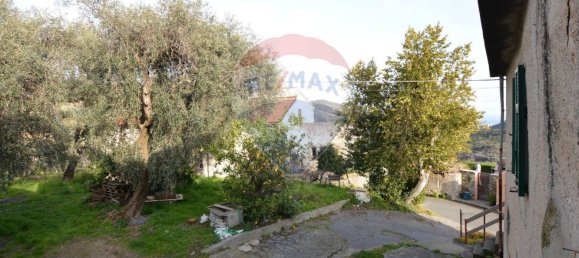 4 bedrooms House in Magliolo, Italy No. 36929 39