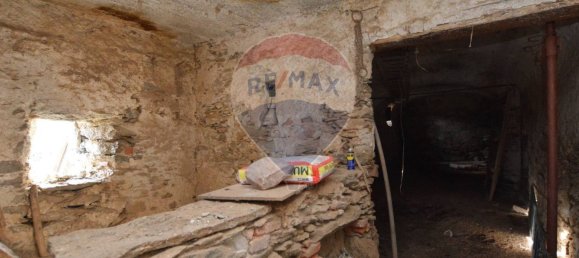 4 bedrooms House in Magliolo, Italy No. 36929 5