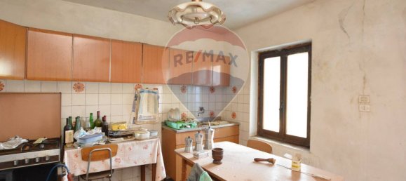 4 bedrooms House in Magliolo, Italy No. 36929 35