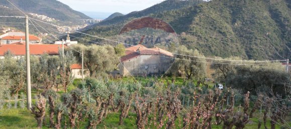 4 bedrooms House in Magliolo, Italy No. 36929 44