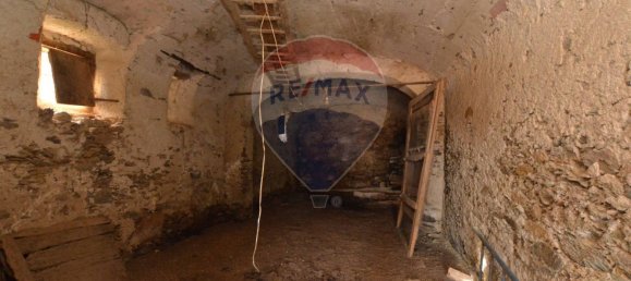 4 bedrooms House in Magliolo, Italy No. 36929 3