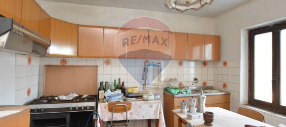 4 bedrooms House in Magliolo, Italy No. 36929 36