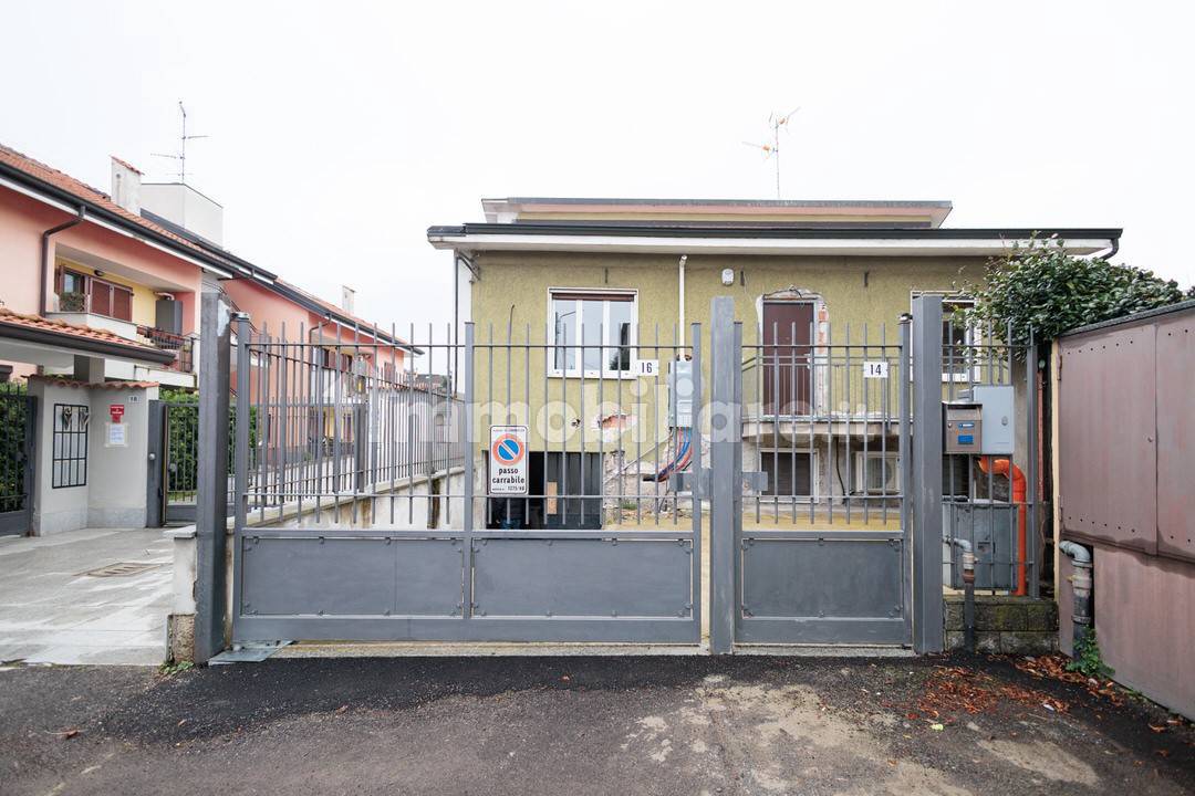 2 غرف نوم فيلا في Cornaredo, Italy رقم 113409