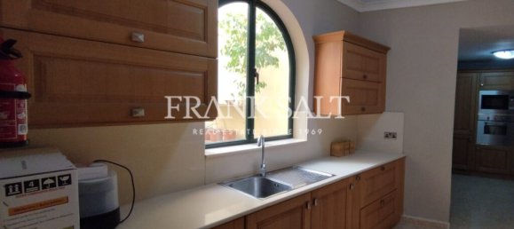 4 bedrooms House in Luqa, Malta No. 11690 4