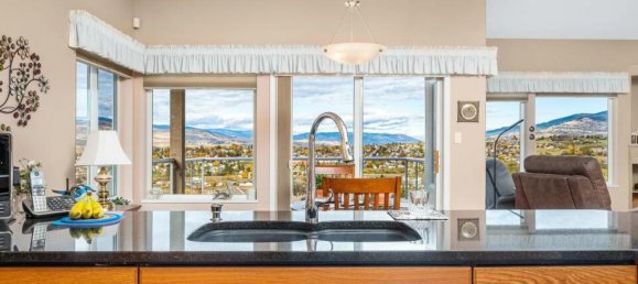 3 bedrooms House in British Columbia, Canada No. 1246 5