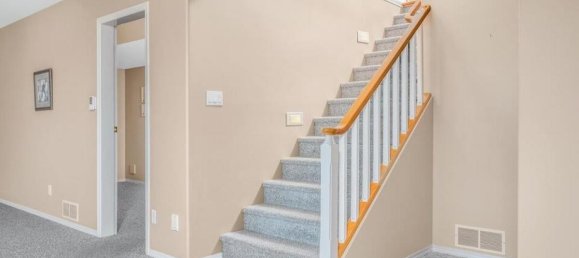 3 bedrooms House in British Columbia, Canada No. 1246 10