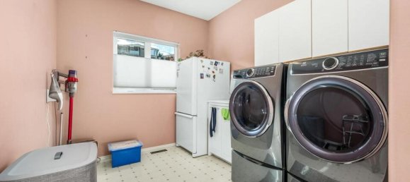 3 bedrooms House in British Columbia, Canada No. 1246 9