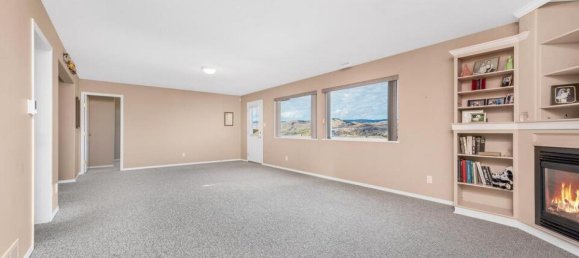 3 bedrooms House in British Columbia, Canada No. 1246 12