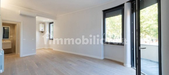 2 Schlafzimmer Wohnung in Rome, Italy, Nr. 335890 2
