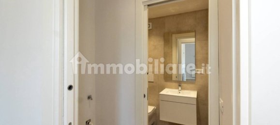 2 Schlafzimmer Wohnung in Rome, Italy, Nr. 335890 5