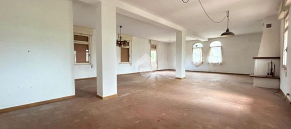 6 rooms House in Udine, Italy No. 286207 16