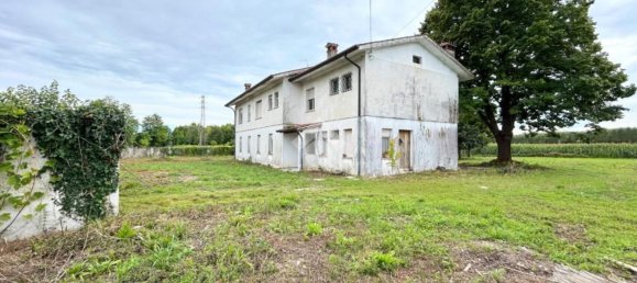 6 rooms House in Udine, Italy No. 286207 2