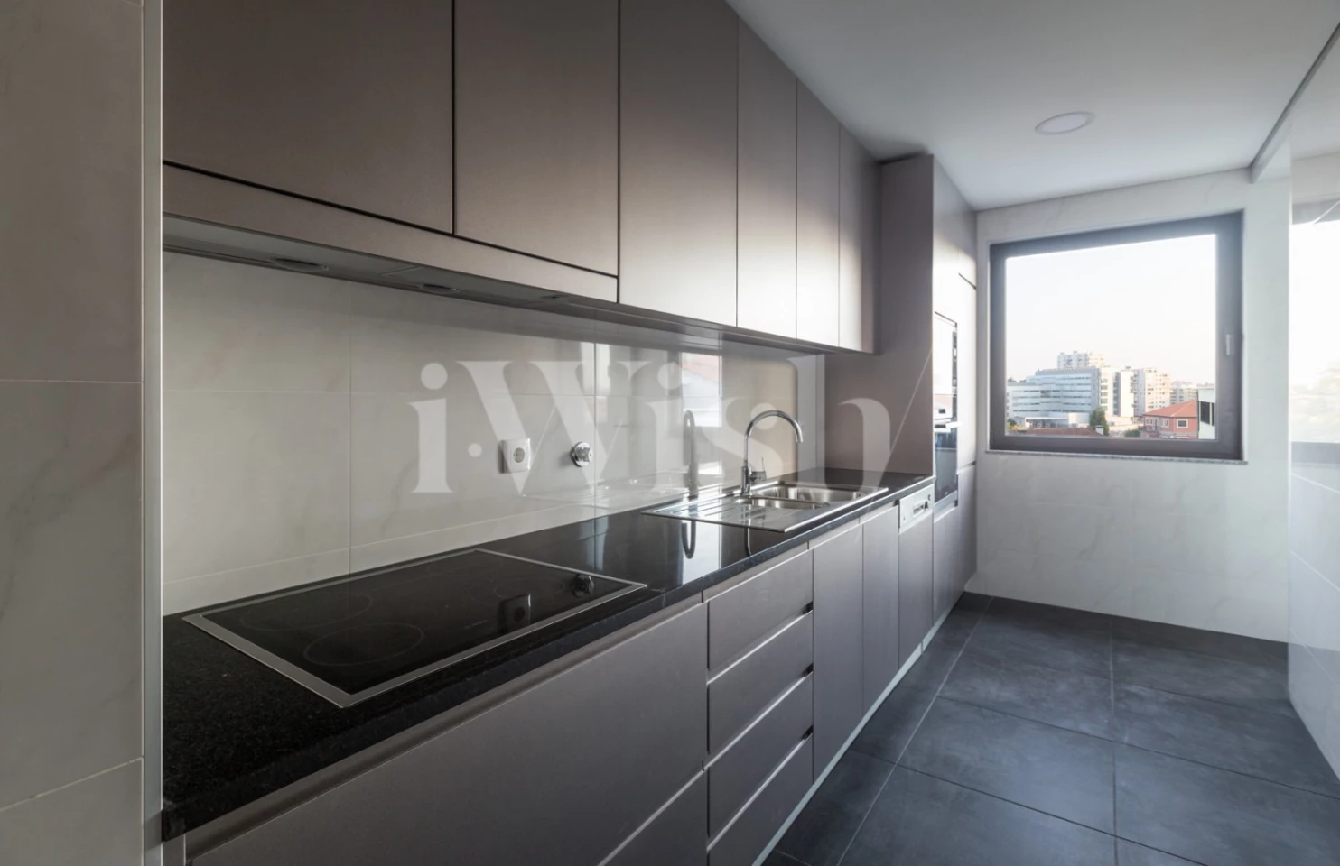 3 bedrooms Apartment in Porto, Portugal No. 97873