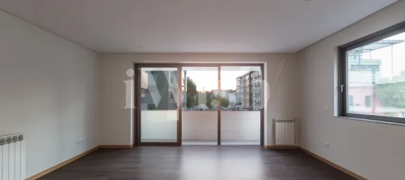 3 bedrooms Apartment in Porto, Portugal No. 97873 3