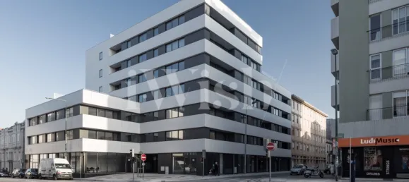 3 bedrooms Apartment in Porto, Portugal No. 97873 5