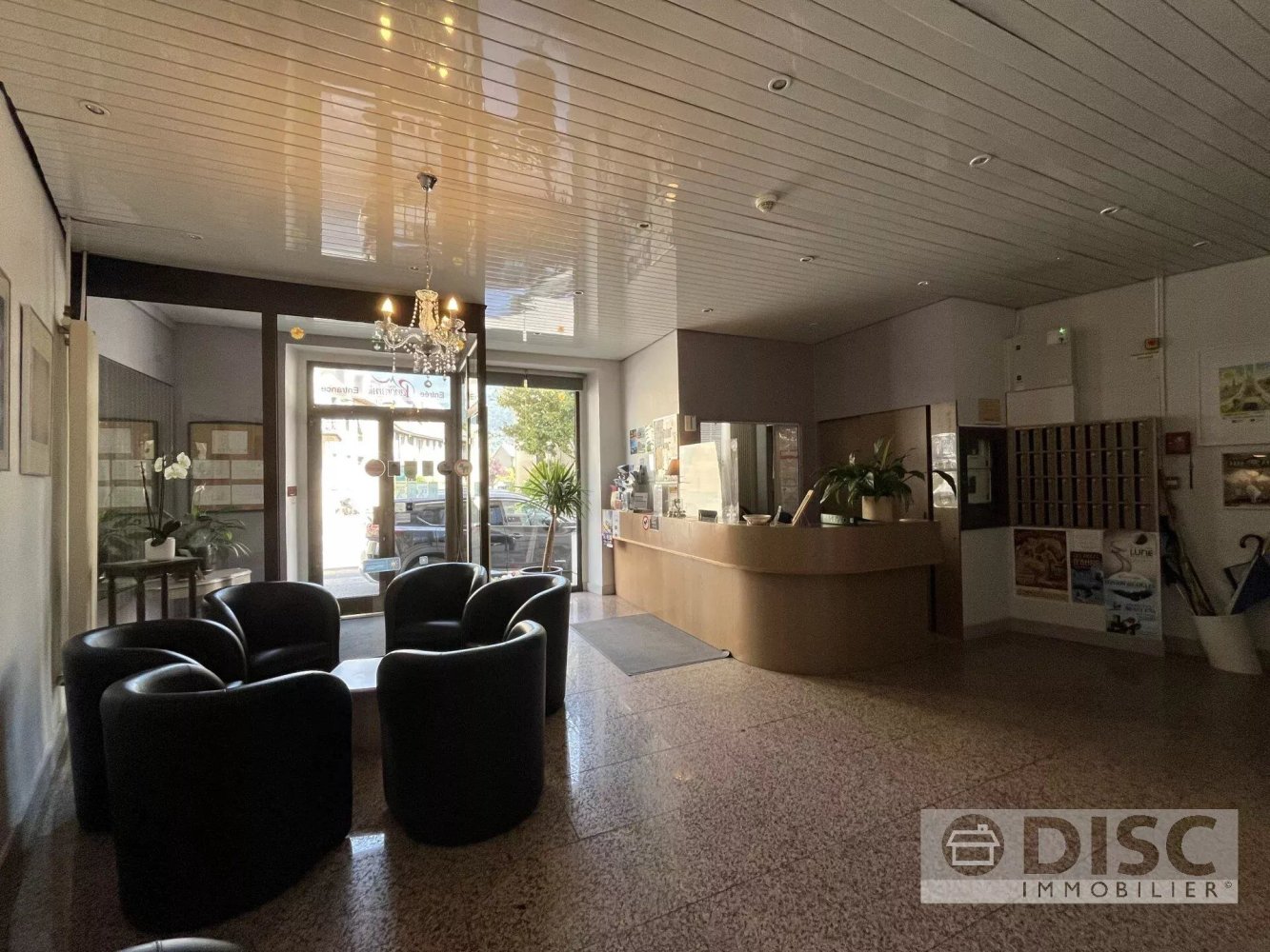 Apartamento de 26 dormitorios en Haute-Garonne, France No. 348381