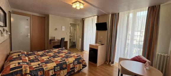 Apartamento de 26 dormitorios en Haute-Garonne, France No. 348381 12