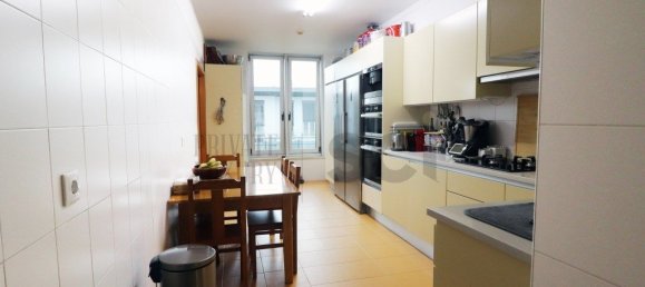4 bedrooms Duplex in Corroios, Portugal No. 107698 3