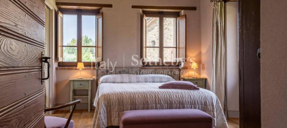 Дом с 43 спальнями в Умбертиде, Италия № 172127 20