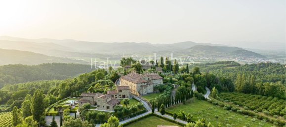 Дом с 43 спальнями в Умбертиде, Италия № 172127 43