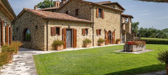 Дом с 43 спальнями в Умбертиде, Италия № 172127 7