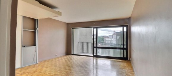 2 bedrooms Apartment in Paris, France No. 188887 2