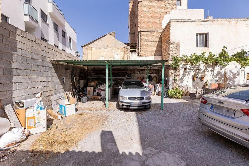 72m² Land in Armilla, Spain No. 182182