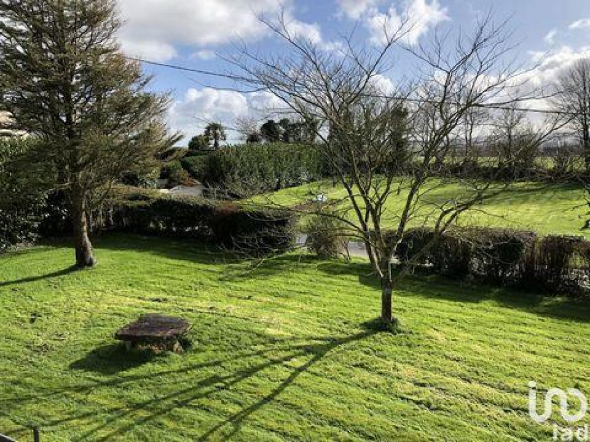 4 bedrooms House in Cast, France No. 4032