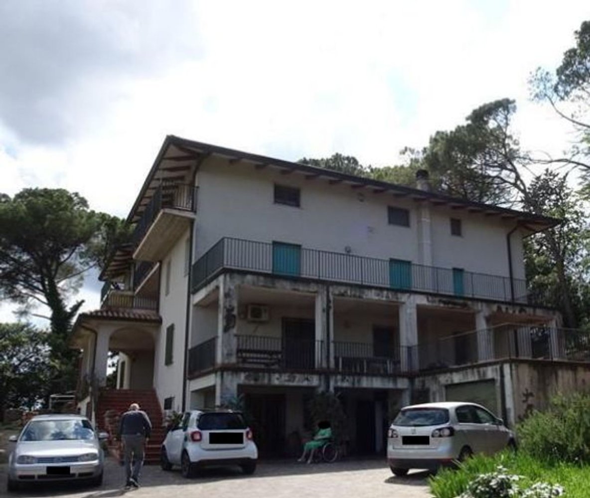 Вилла с 14 комнатами в Перуджа, Италия № 47280