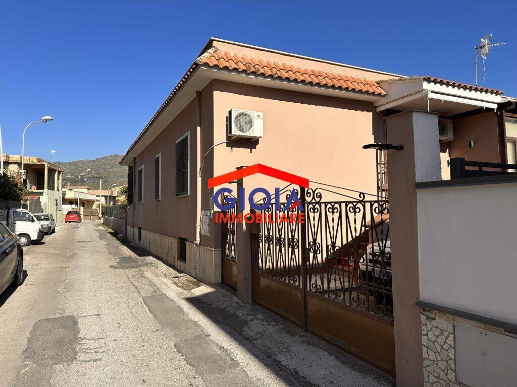 3 Schlafzimmer Villa in Mondragone, Italy, Nr. 310741