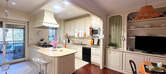 4 bedrooms Apartment in Rome, Italy No. 396939 17