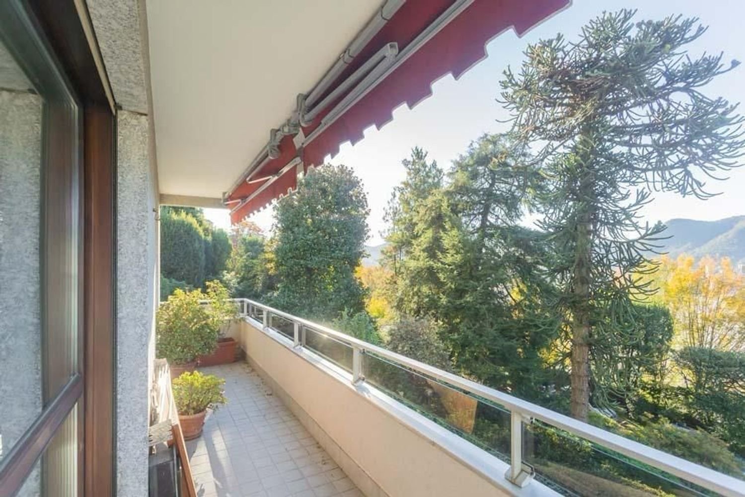 5 rooms Apartment in Como, Italy No. 181145