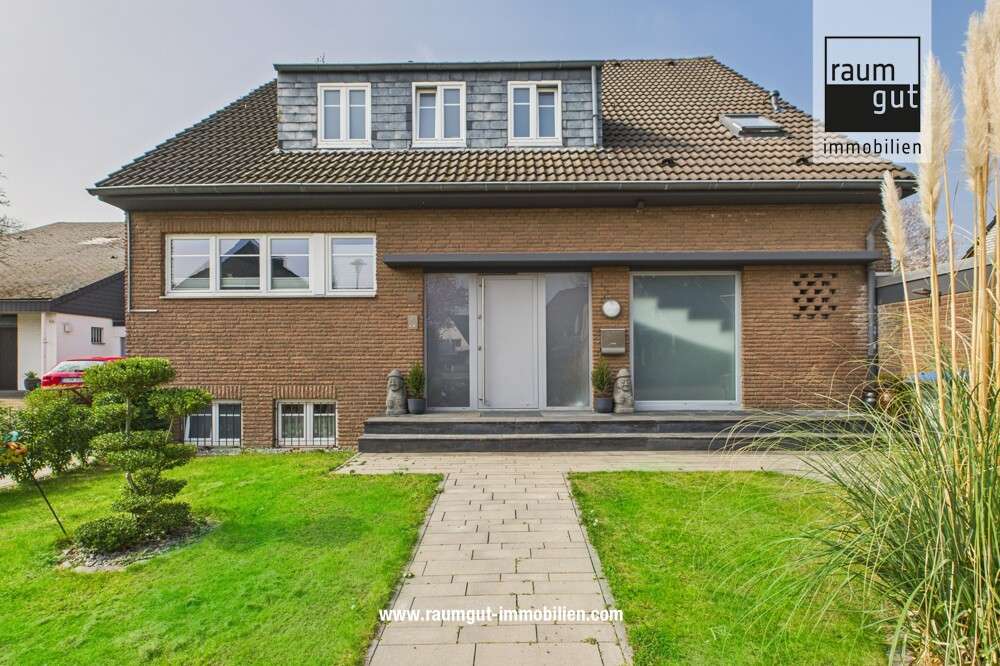 7 bedrooms Townhouse in Dusseldorf, Germany No. 353009
