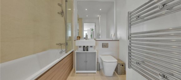 2 bedrooms Apartment in London, United Kingdom No. 7835 6