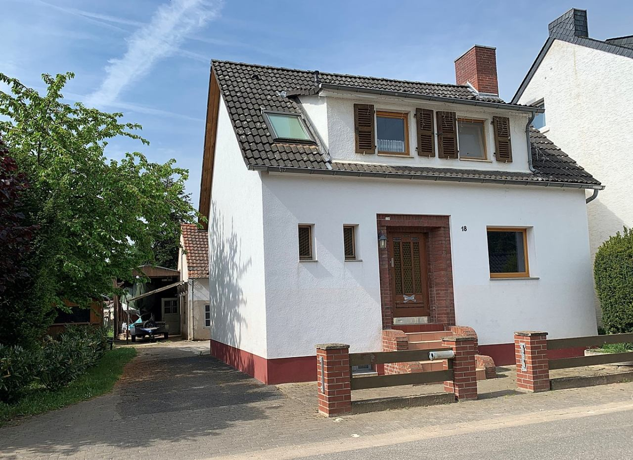 Дом с 4 комнатами в Ойскирхен, Германия № 31077