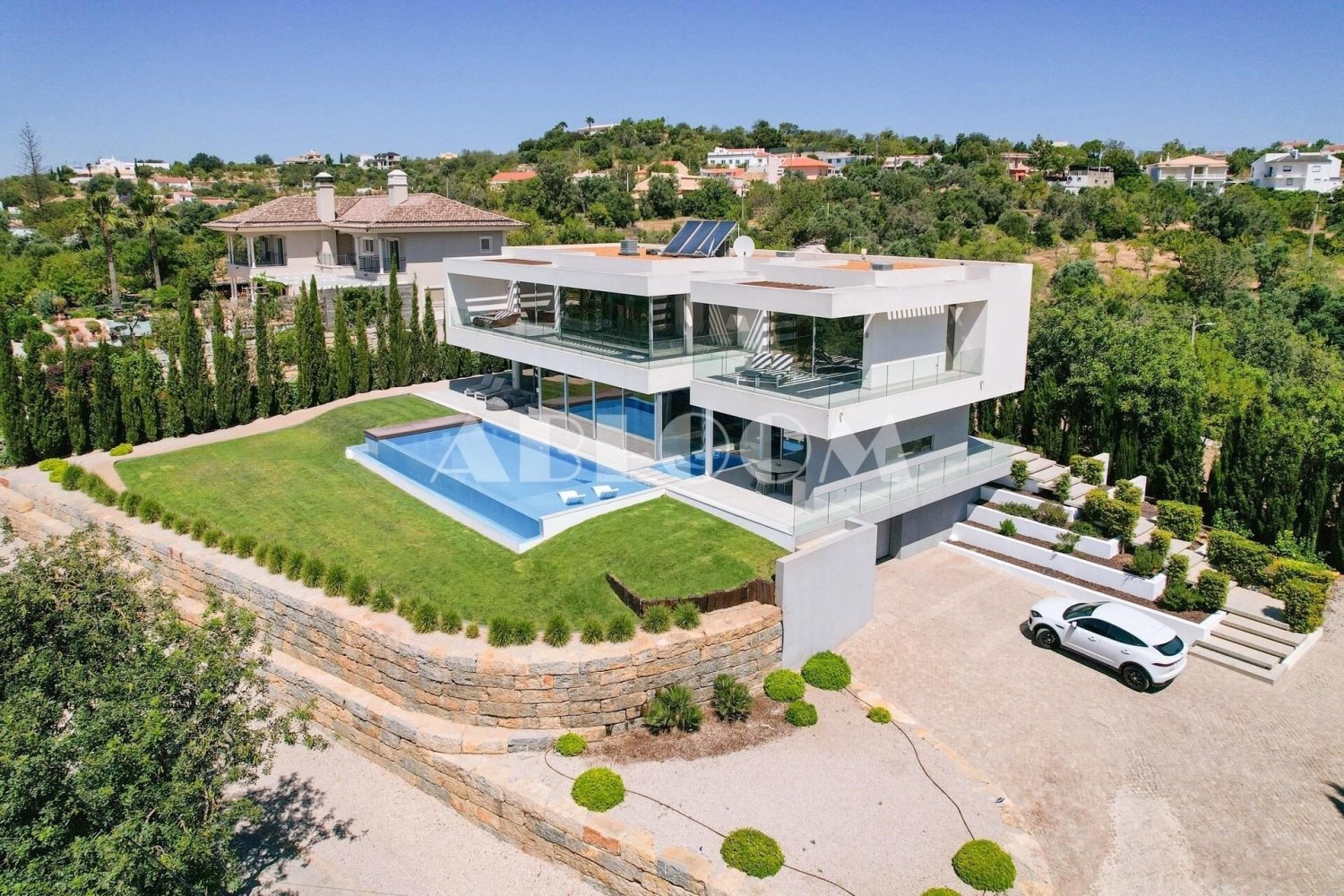 4 bedrooms Villa in Loule, Portugal No. 134343