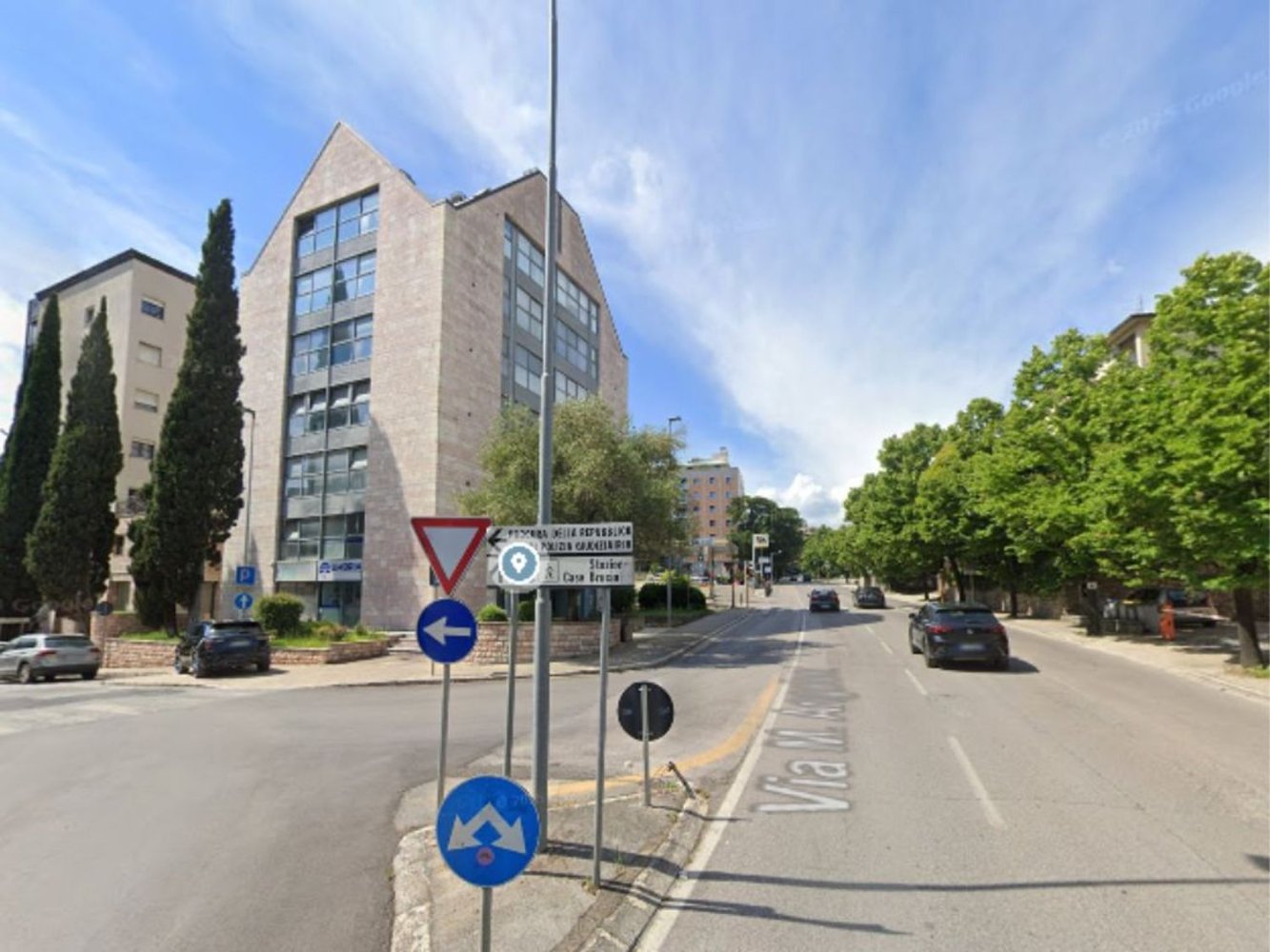 119m² Office in Perugia, Italy No. 326825