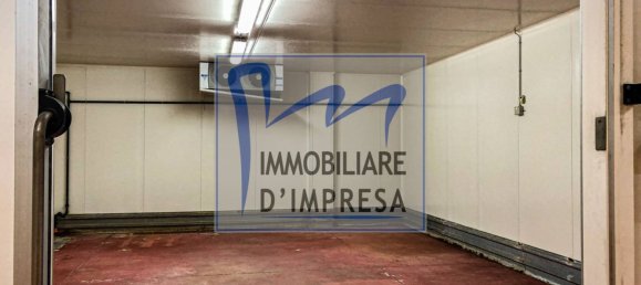 Entrepôt à Parma, Italy 1800m² No. 159815 2