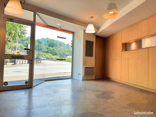 Gewerbliche Immobilie in Albertville, France 92m², Nr. 289751
