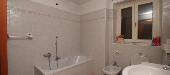 8 rooms Villa in San Fermo della Battaglia, Italy No. 13705 13