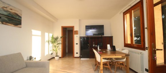 8 rooms Villa in San Fermo della Battaglia, Italy No. 13705 12