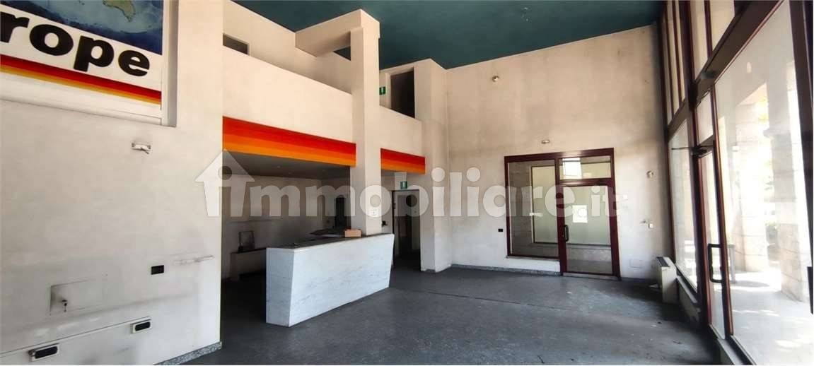 5 rooms Warehouse in Gallarate, Italy No. 187173