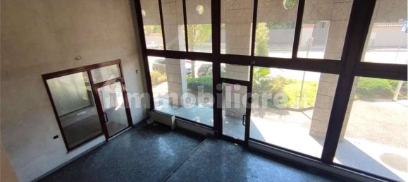 5 rooms Warehouse in Gallarate, Italy No. 187173 2