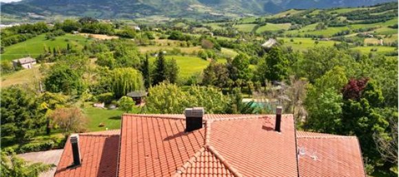 24-salle Villa à Fabriano, Italy No. 279251 5