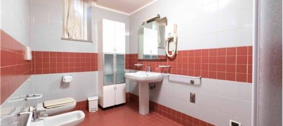 24-salle Villa à Fabriano, Italy No. 279251 15