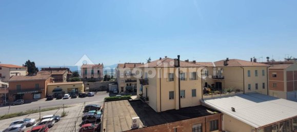 Apartamento de 3 dormitorios en Perugia, Italy No. 80368 2